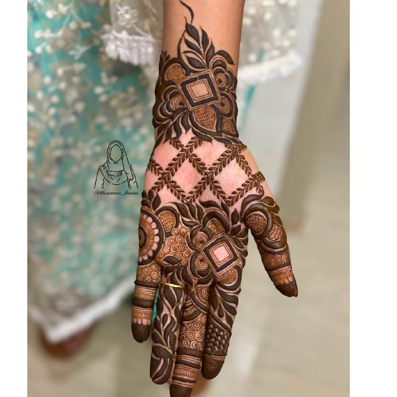  Front Hand Mehndi Design