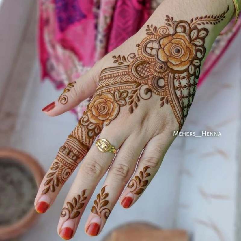  Royal Finger Mehndi Design