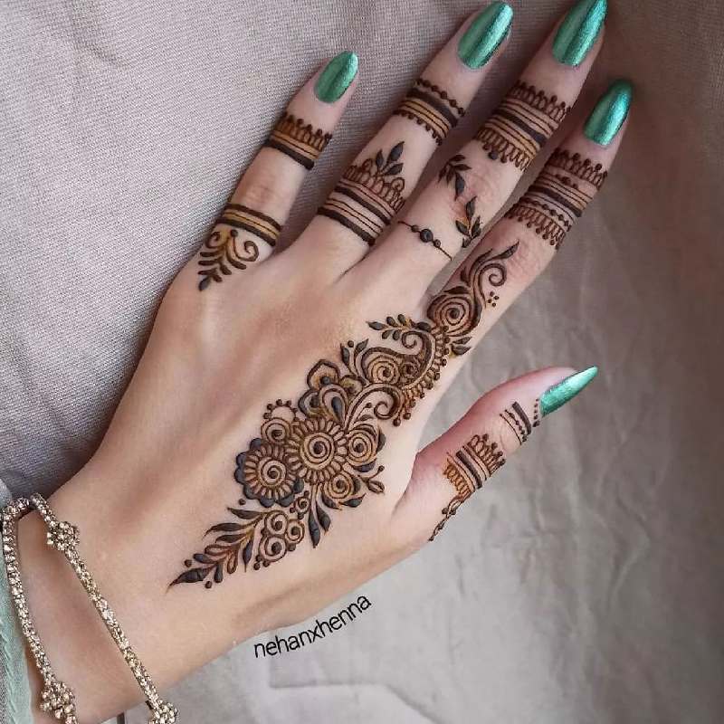 Finger Mehndi Design