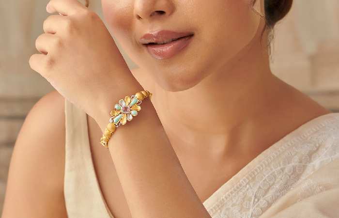 Tips for Buying Lightweight Daily Wear Gold Bangles: